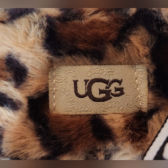 Authentic UGG "FLUFF YEAH" Tan And Bown Leopard Fuzzy Slides - Picture 4 of 8